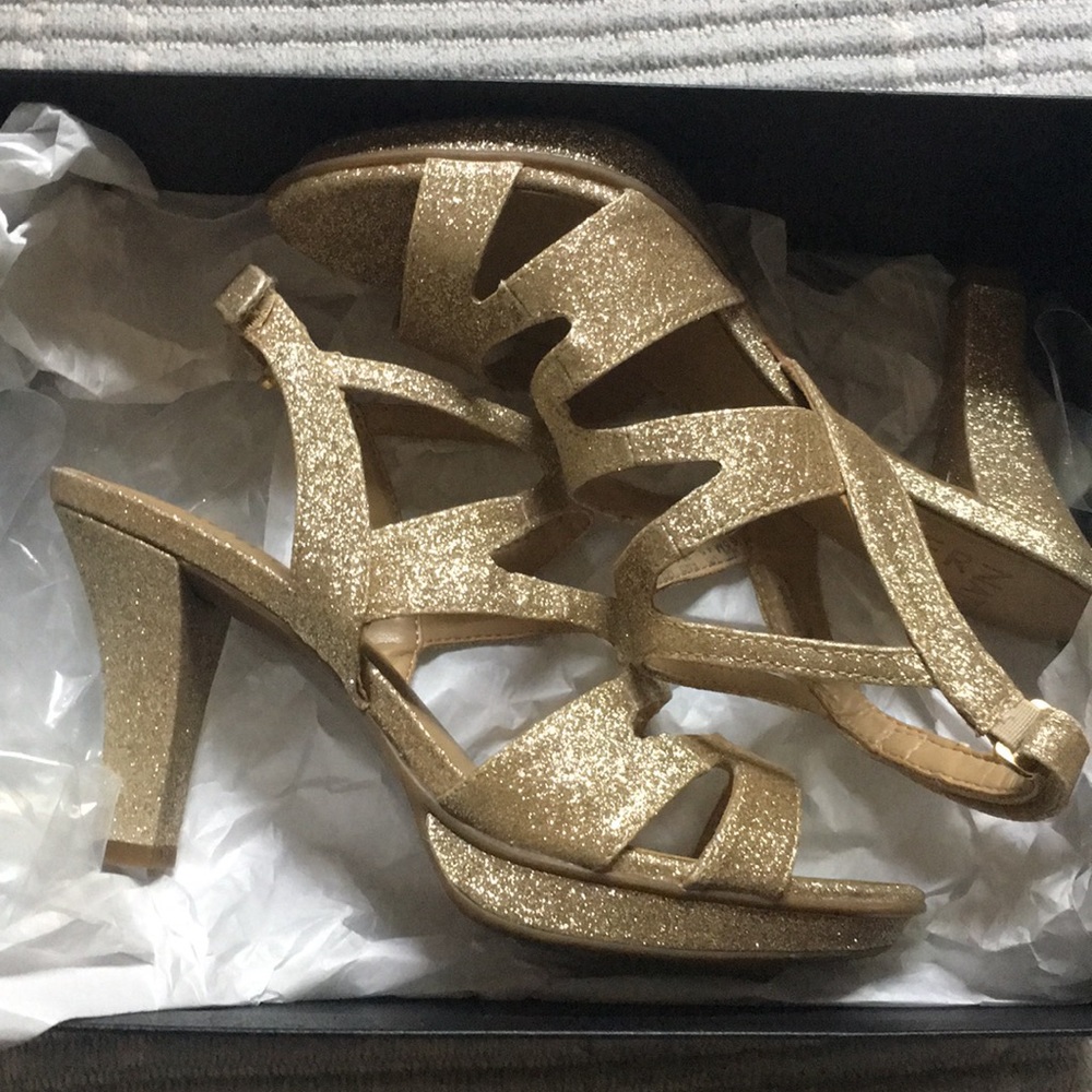 Naturalizer Gold Heels